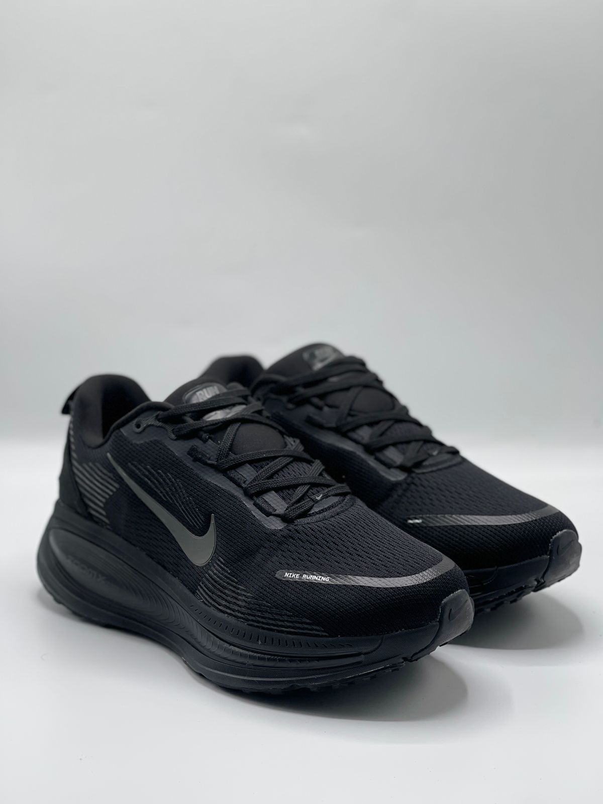 NIKE VOMERO 18 brand leftover
