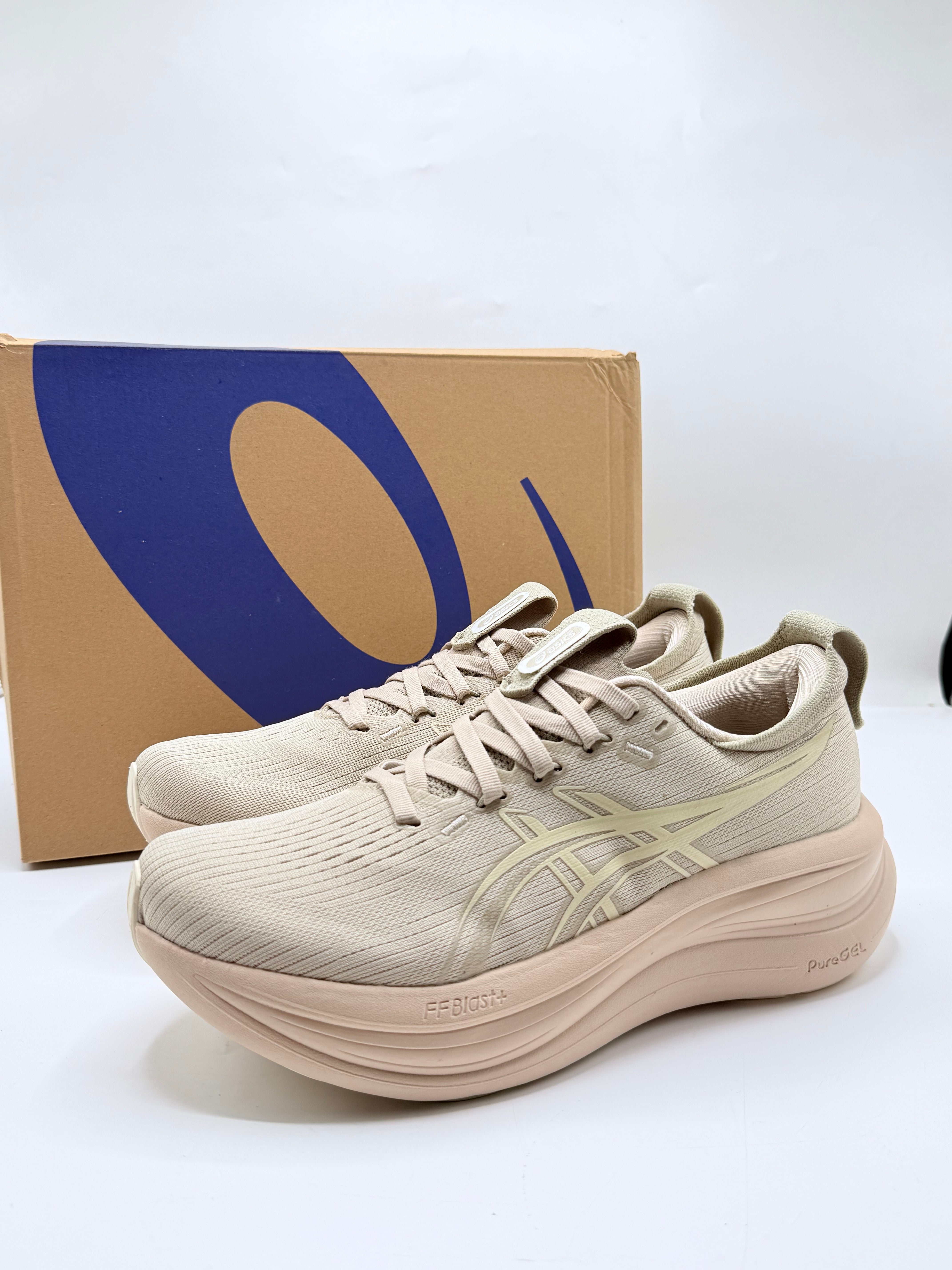 ASICS nimbus 28