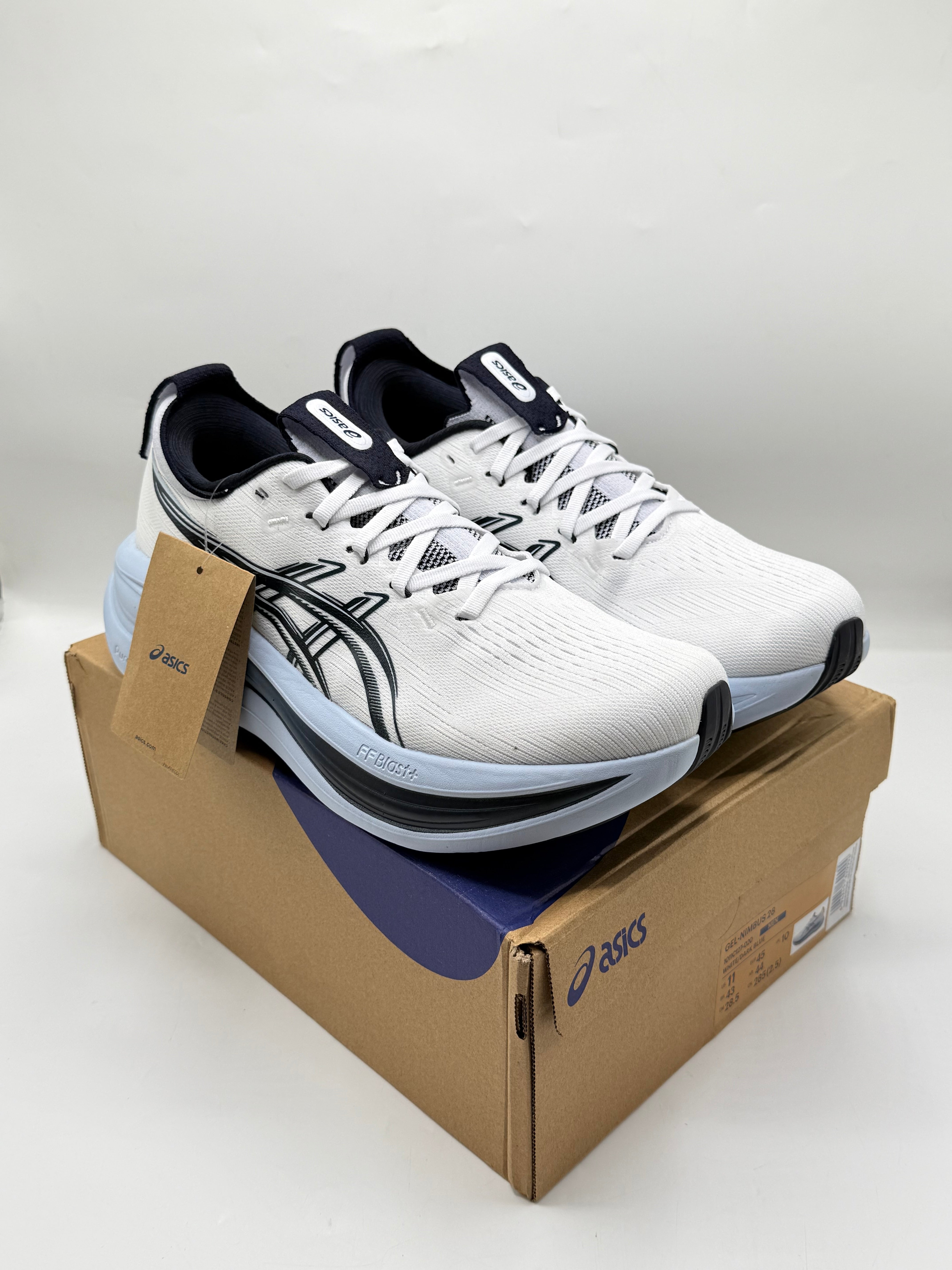 ASICS nimbus 28