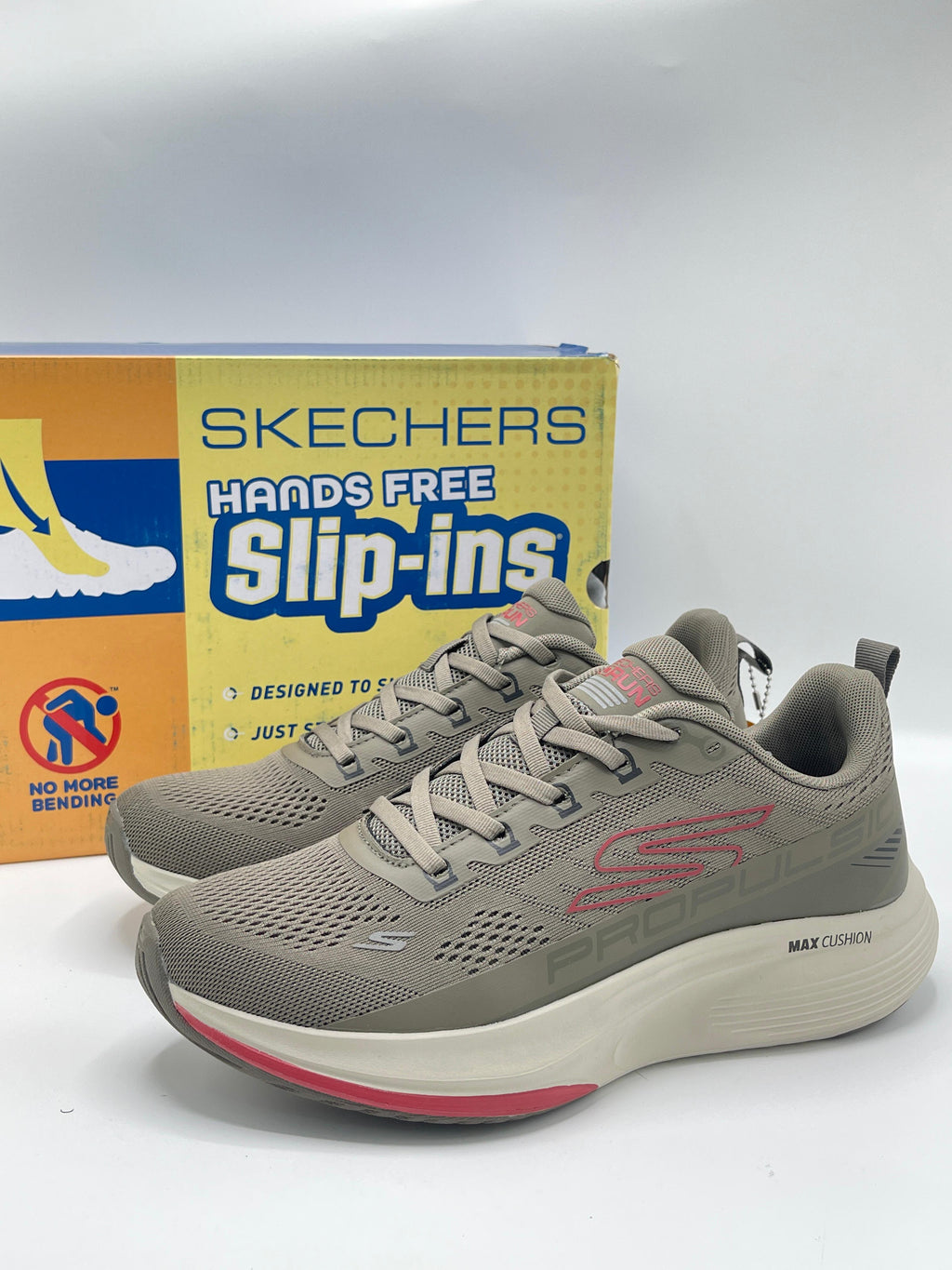 Skechers Max Cushioning