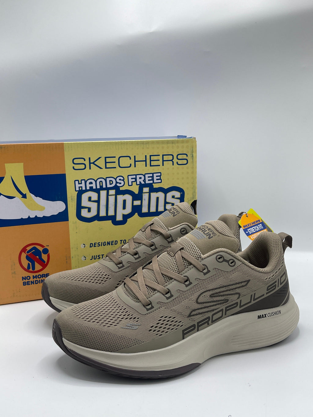 Skechers Max Cushioning