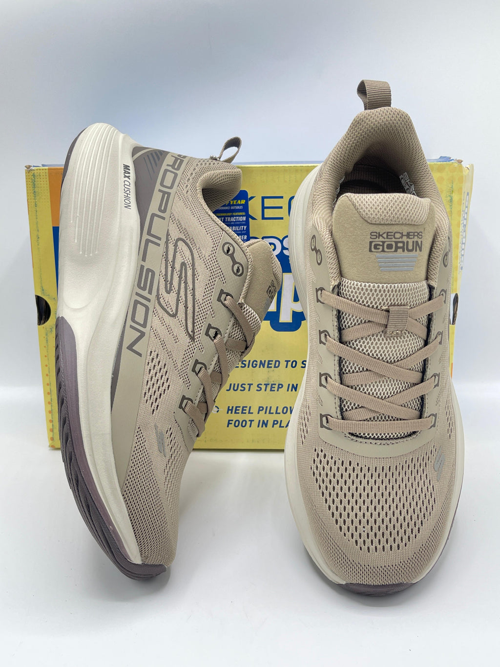 Skechers Max Cushioning