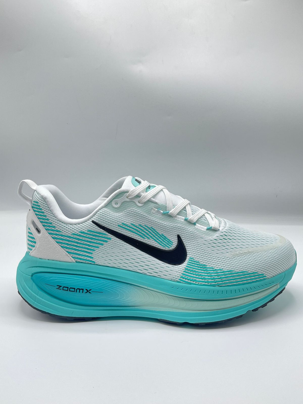 NIKE VOMERO 18 brand leftover