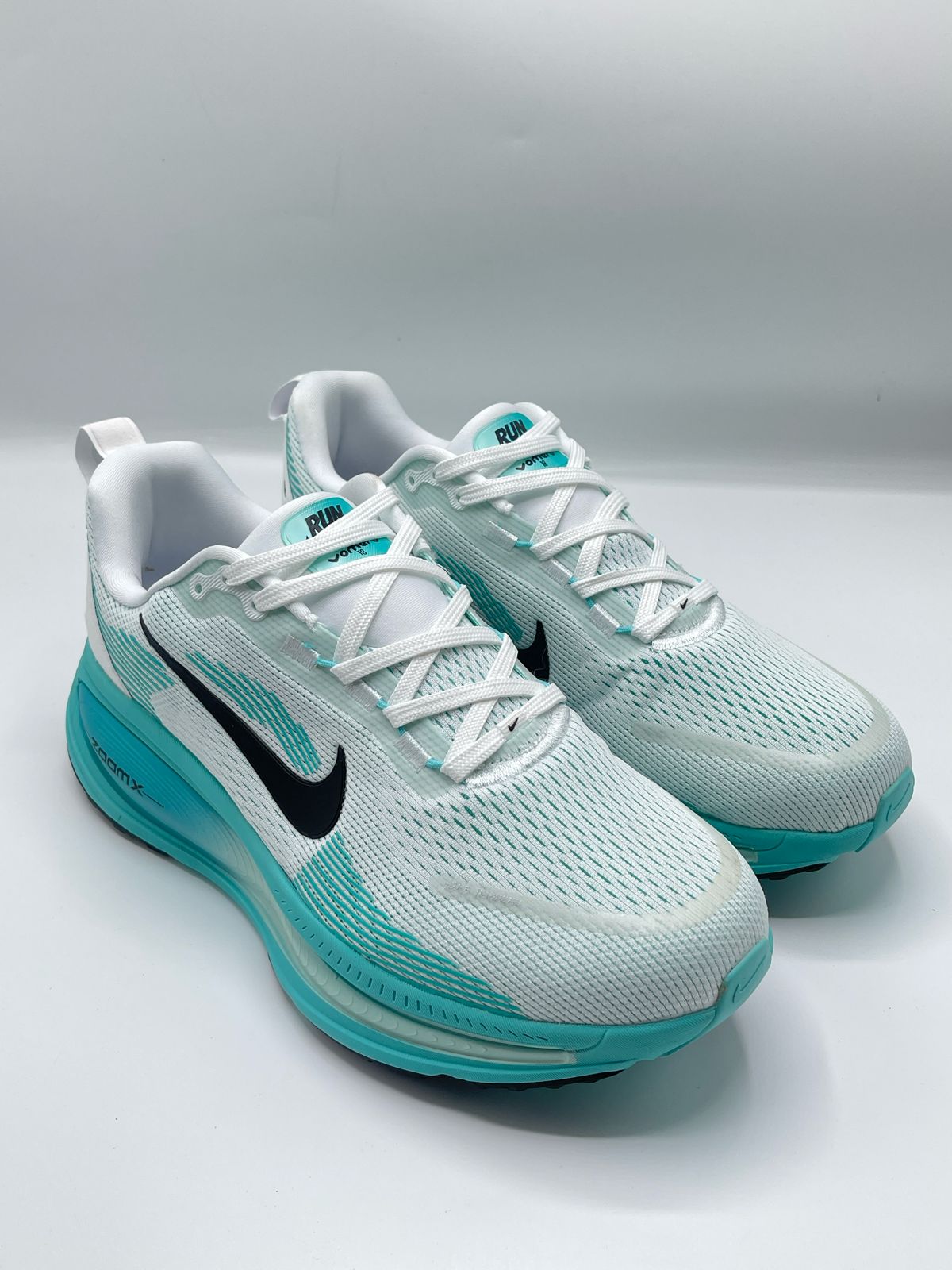NIKE VOMERO 18 brand leftover