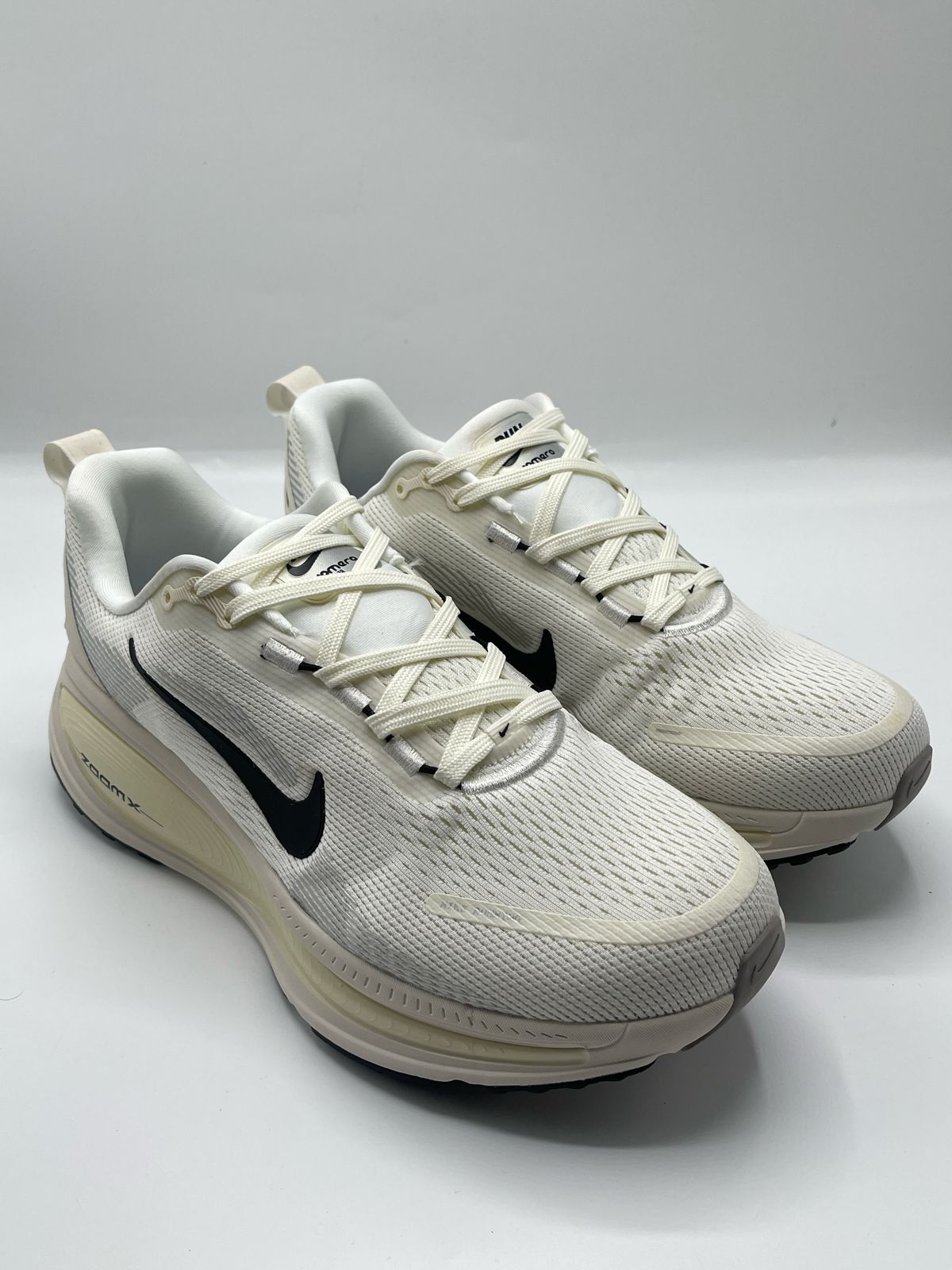 NIKE VOMERO 18 brand leftover
