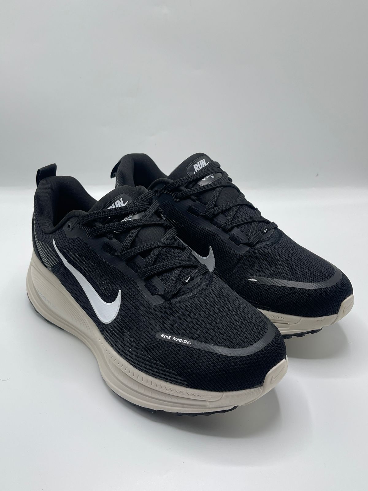 Nike VOMERO 18 brand leftover