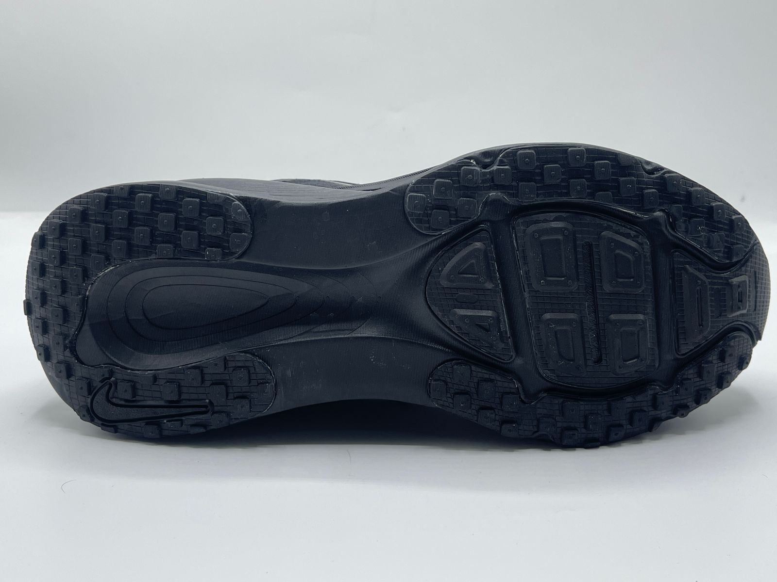 NIKE VOMERO 18 brand leftover