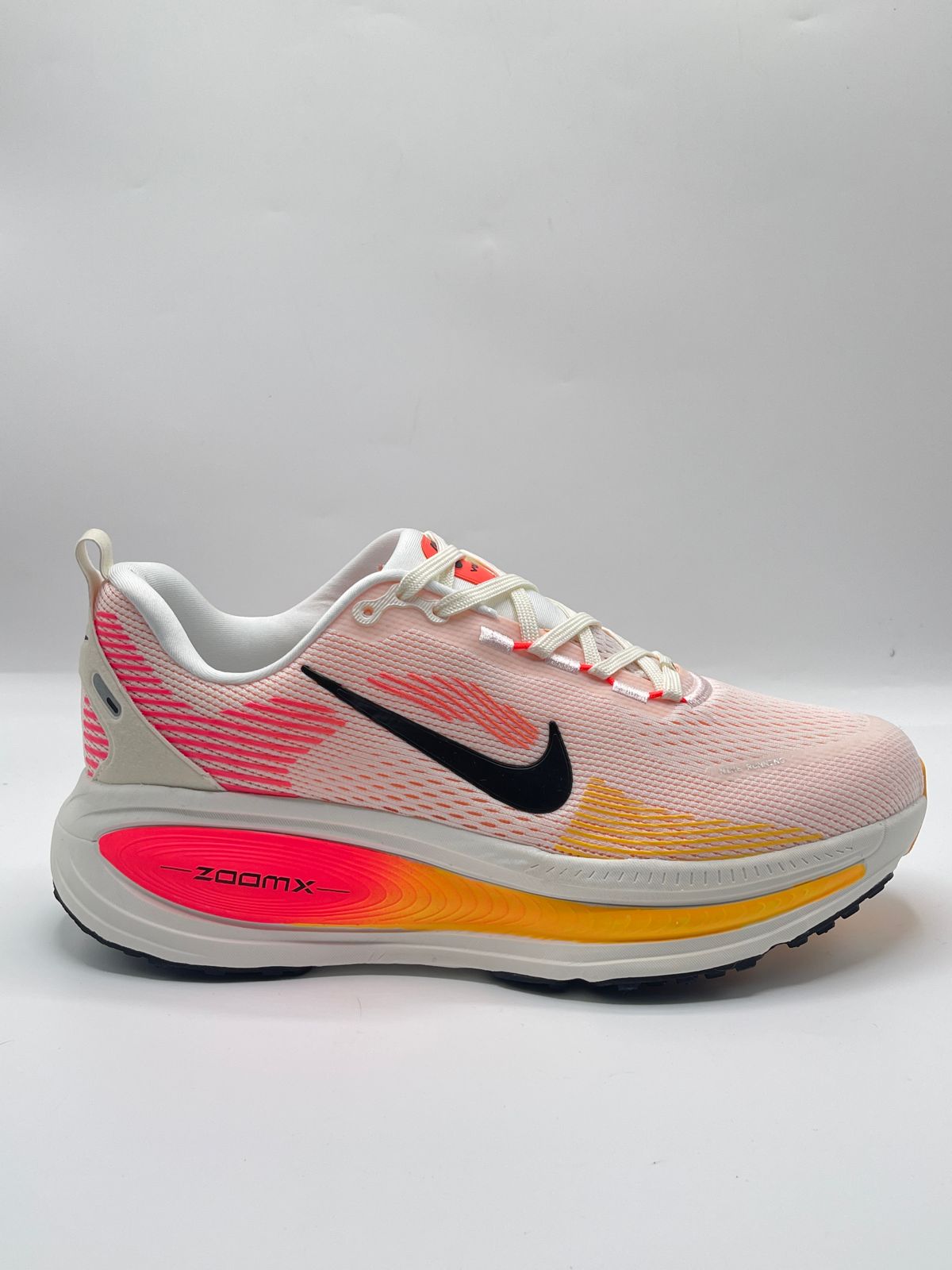 NIKE VOMERO 18 brand leftover