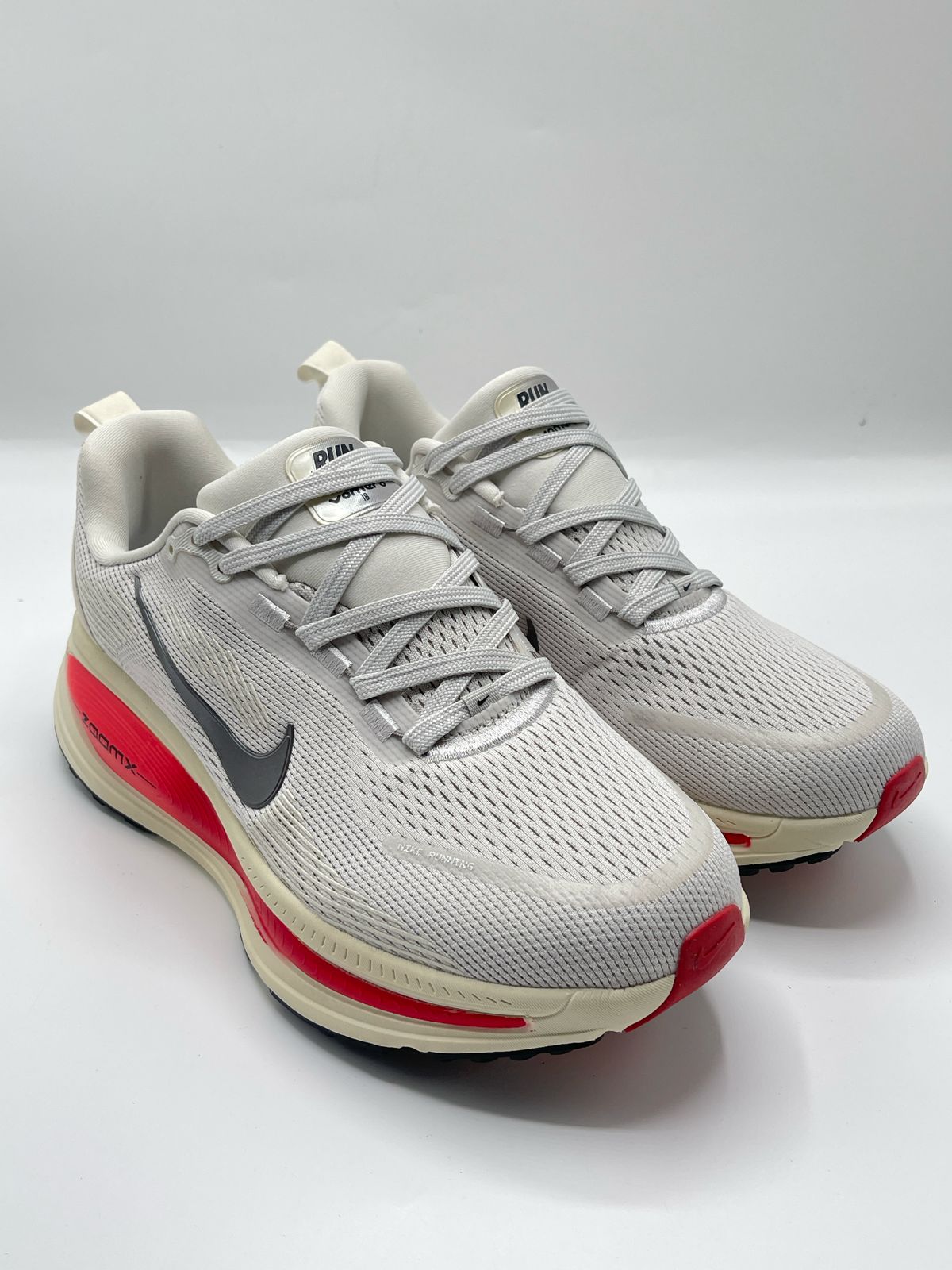 NIKE VOMERO 18 brand leftover