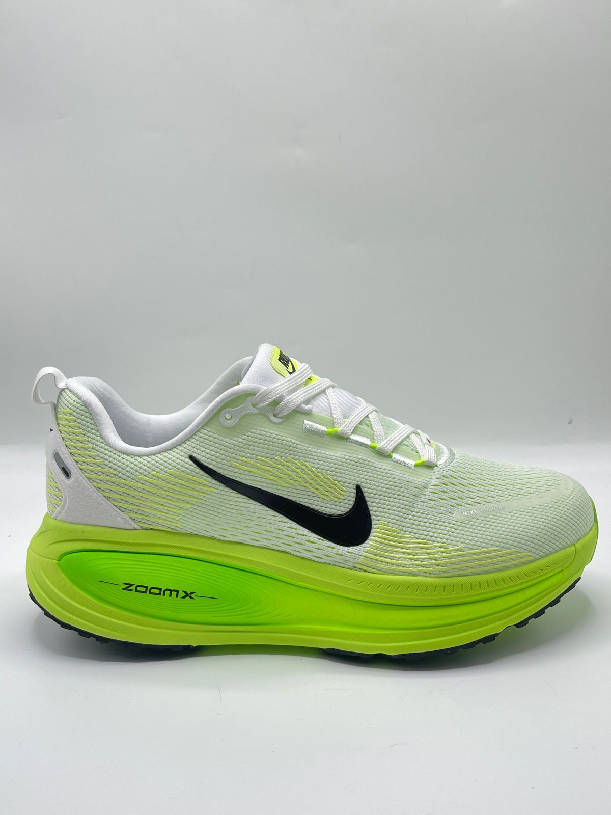 NIKE VOMERO 18 brand leftover