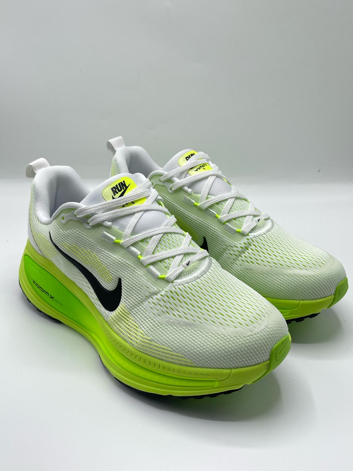 NIKE VOMERO 18 brand leftover